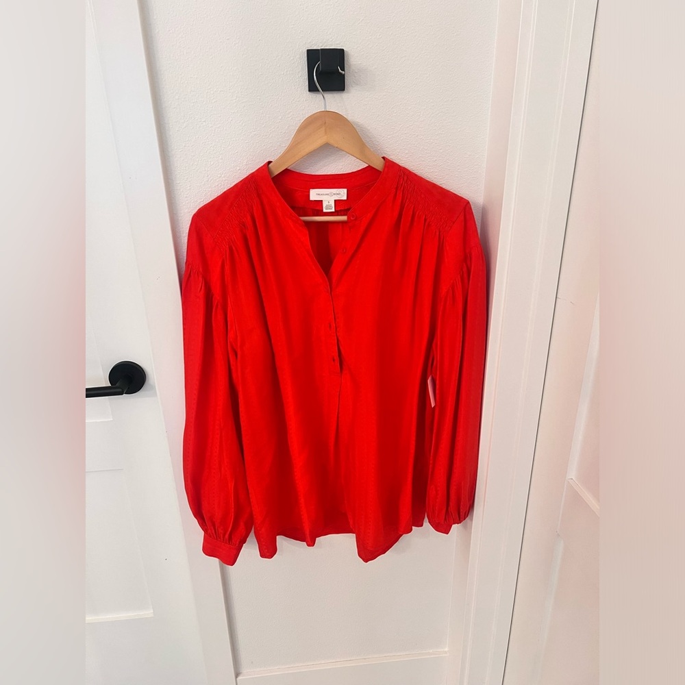 Treasure and bond red top - Picture 3 of 4